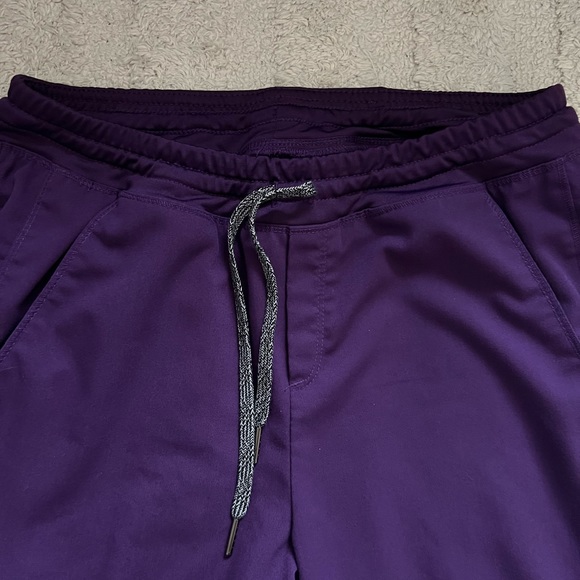 Grey’s Anatomy By Barco knit waist pants - Picture 8 of 9